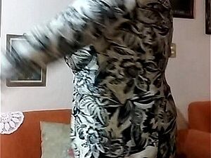 Bathroom me bhabhi ki chut ko Itna kas ke choda k peshab hi nikal dala full HD Indian sex