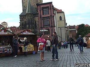 Bhabhi ji ne saare me kiya sexy dance