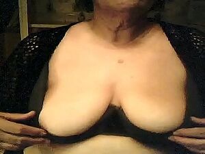 Arab woman fucking in hotel room.