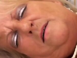 मोटर पंप रेडी करने वाला आया लड़का को पेमेंट का बदले चूत  चुदाई हिंदी में