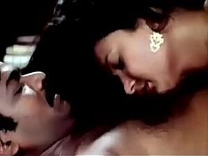 देसी लड़के ने गोरी औरत की गुलाबी चूत को ज़बरदस्त चोदा और उसका नमकीन पानी पिया