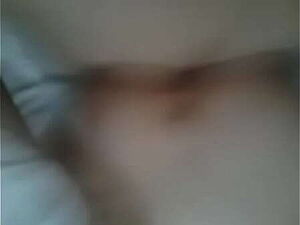 sorprendo a mi hermanastro espiá_ndome en el bañ_o mi padrastro casi nos descubre follando kourtney love