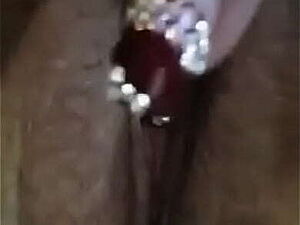 सोनम भाभी अपने देवर से चुदवा लेती है जब मौका मिलता है