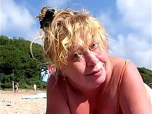 55yrs old aunty ki sexy jawani