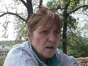 Desi indian tamil aunty showing her wet pussy in cam