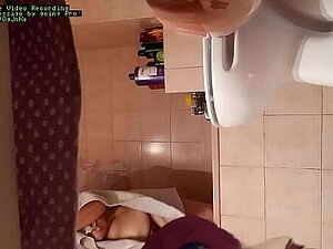 Tamil hot young college girl side boobs in temple (HD)