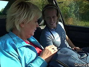 Desi Randi Girl In Bathroom sex, Indian girl sex, big babes