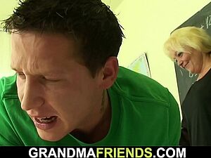 MOSSI KI BETI KO AAKELE MAI CHODA NEW VIDEO