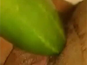 Desi Aunty sex: indian wife blowjob