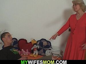 Hot Indian brunette gf Gets her hot ass fucked and creampied