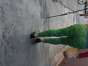 Neighbor young boy Rizwan fucks pooja bhabhi