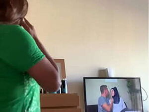 Indian Aunty in shop - Full video @ http://indianvoyeur.ml