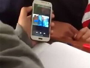 Tamil aunty wearing saree