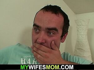 देसी चूत को चाटने के बाद लंड पर सैर करवाई