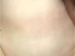 Indian desi bhabhi ki chudai kari paise dekar bhabhi ki gaand chudai