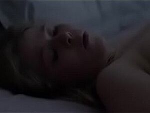 Bengali Housewife Mona Exposes Her Milky Boobs